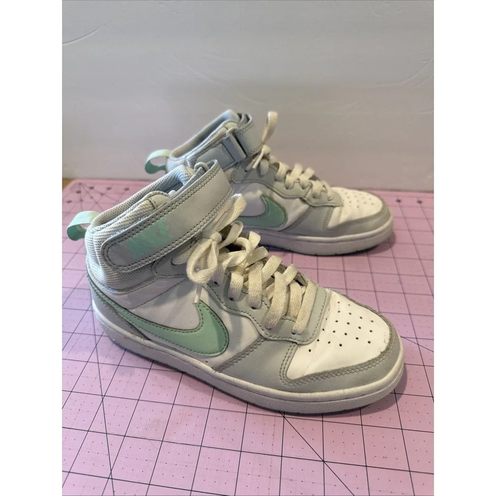 Nike Court Borough Mid 2 Shoes Youth‎ Size 3.5Y Green CD7782-011 Sneakers
